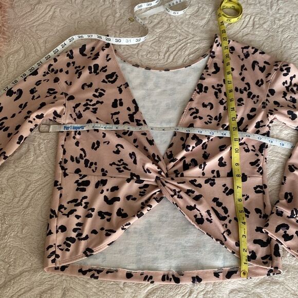 Cupshe two way pullover top. Wear it several ways and off the shoulder look Sz M - Picture 10 of 16